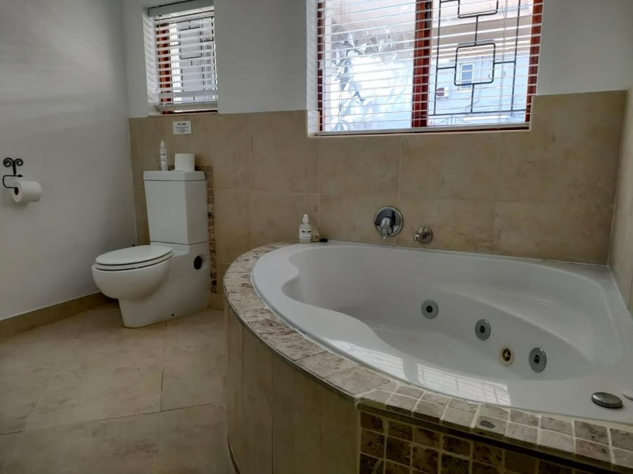 5 Bedroom Property for Sale in Mill Park Eastern Cape